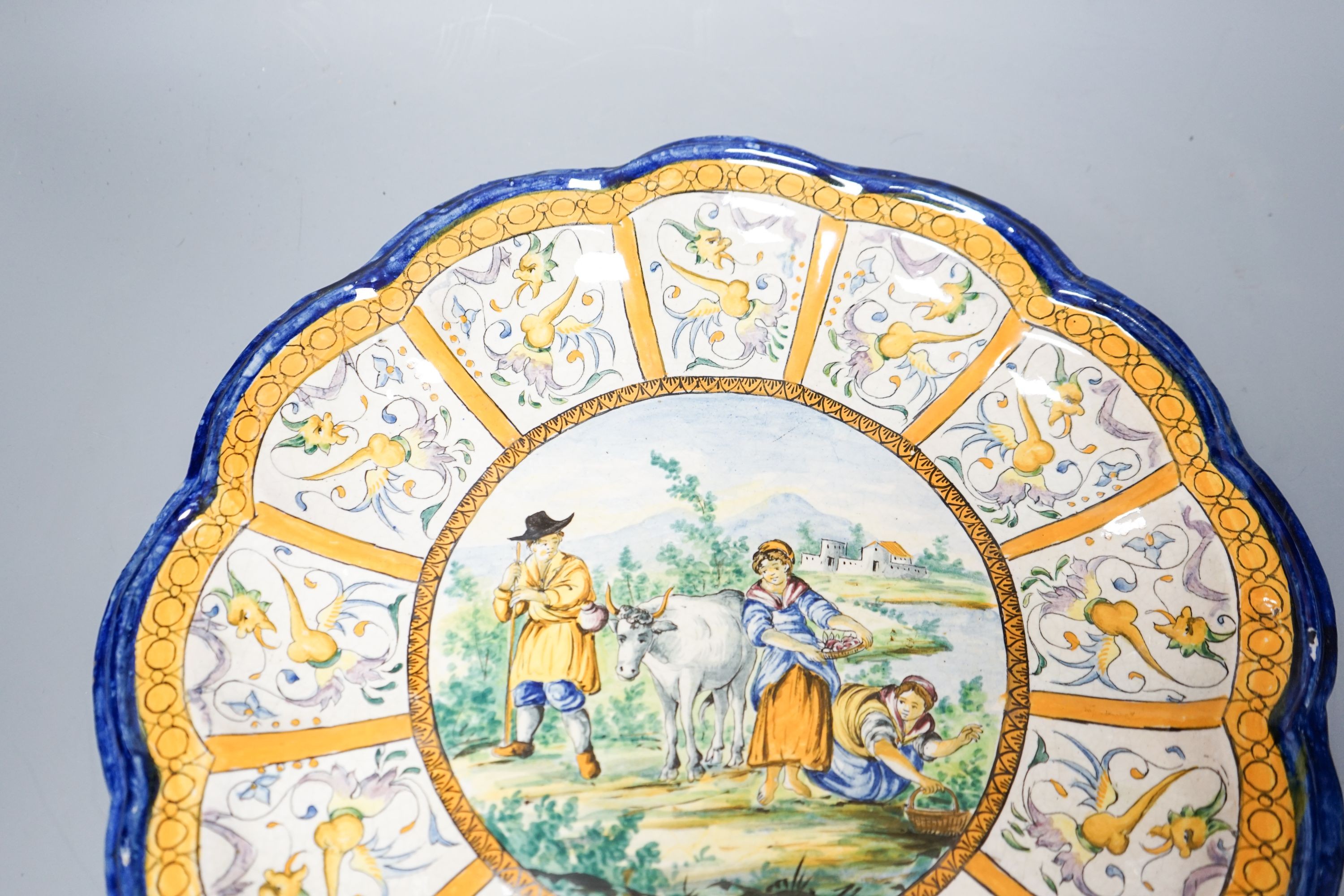 An Italian maiolica dish, 40cm